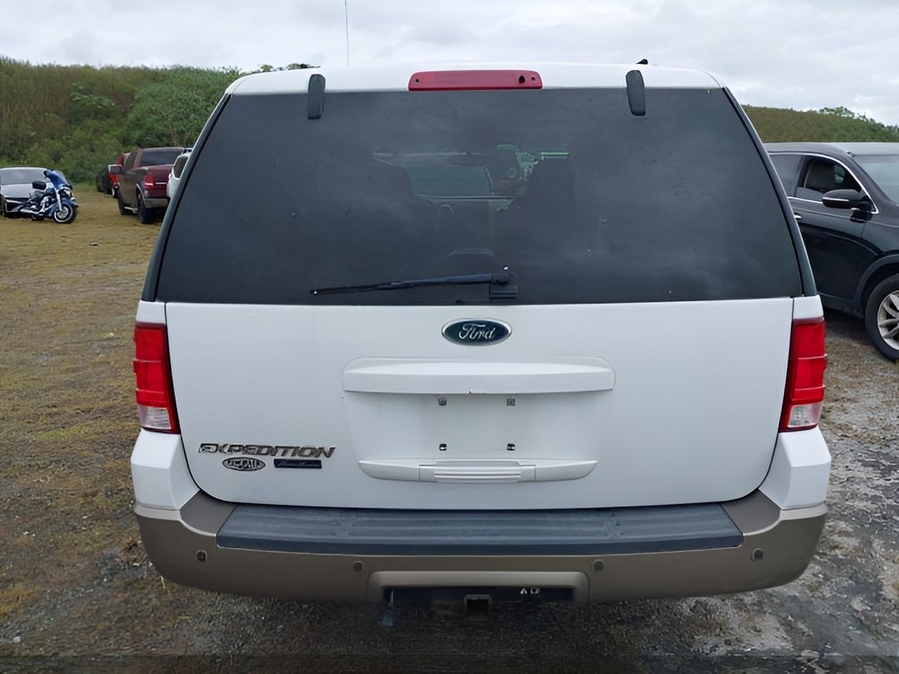 2003-2004 Ford Expedition Engine Fuse Box OEM