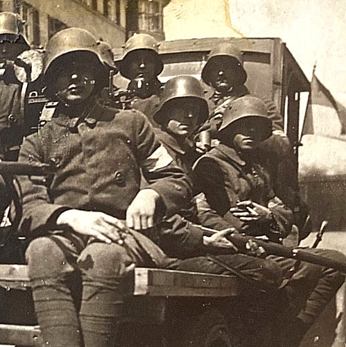RARE! POST WW1 GERMAN FREIKORPS in MACHINE GUN TRUCK 1919 - PHOTO POSTCARD RPPC