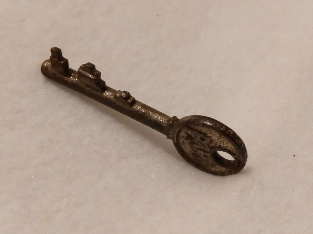 Antique PARA Solid Barrel Padlock SKELETON Key Approx 2-1/16"