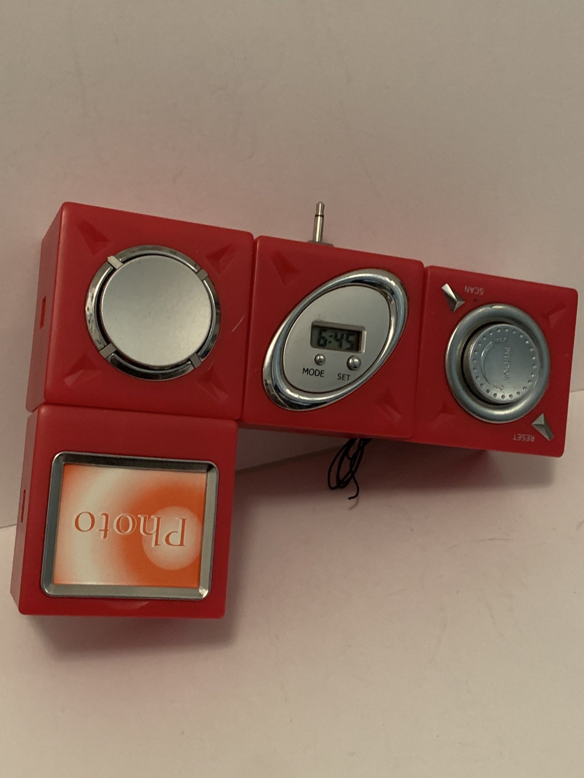 NOVELTY MIX IT RADIO FM BAND with Clock and photo frame ￼