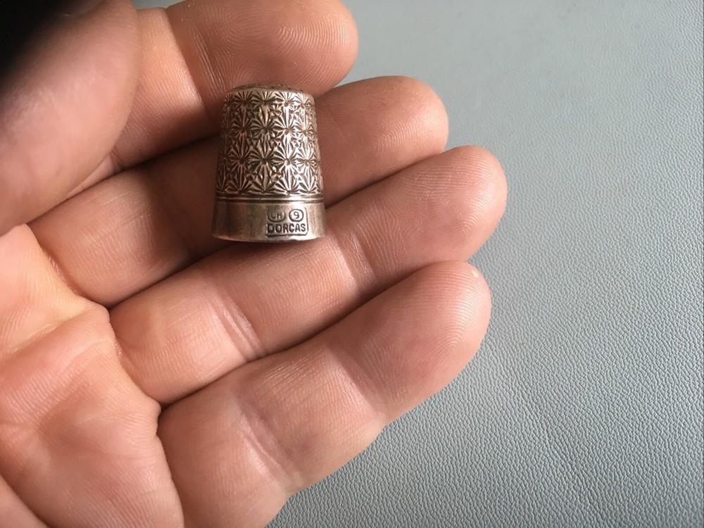 Antique Silver Thimble…Dorcas 9. Maker CH