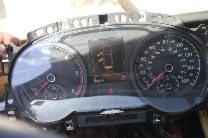 Speedometer Cluster Hatchback Base Engine MPH Fits 15-16 GOLF 609316