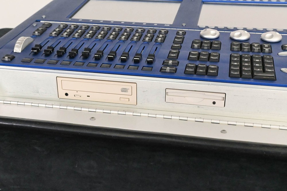 High End Systems Wholehog III Lighting Console CG01RD2