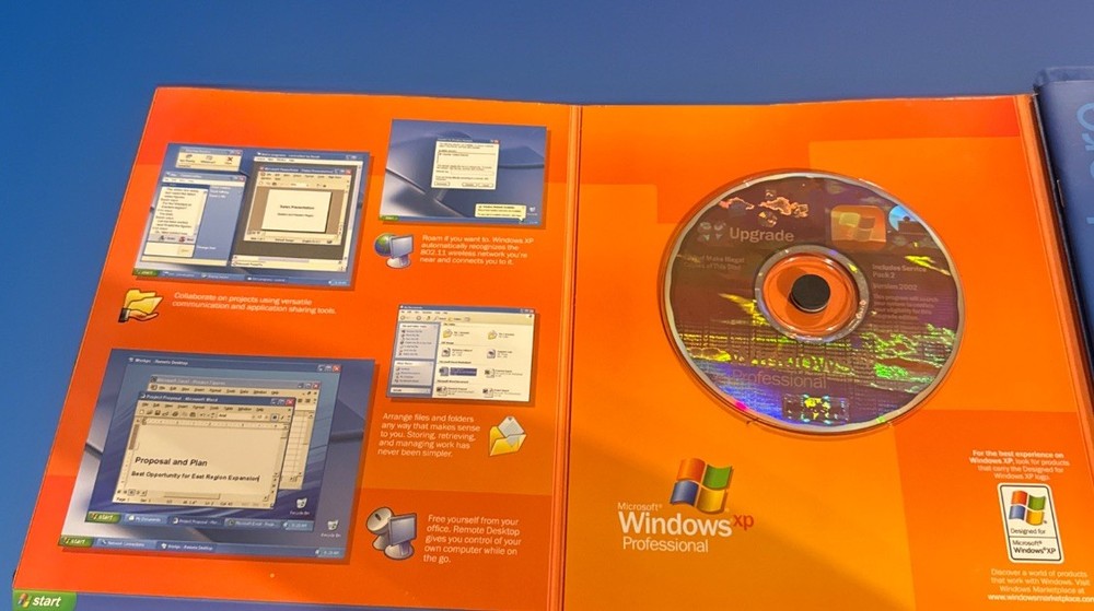 Microsoft Windows XP Professional CD (2002) with License Key