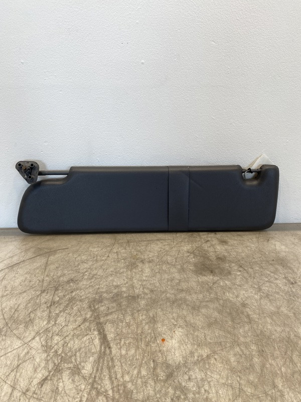 Peterbilt 579 Visor (654-10762)