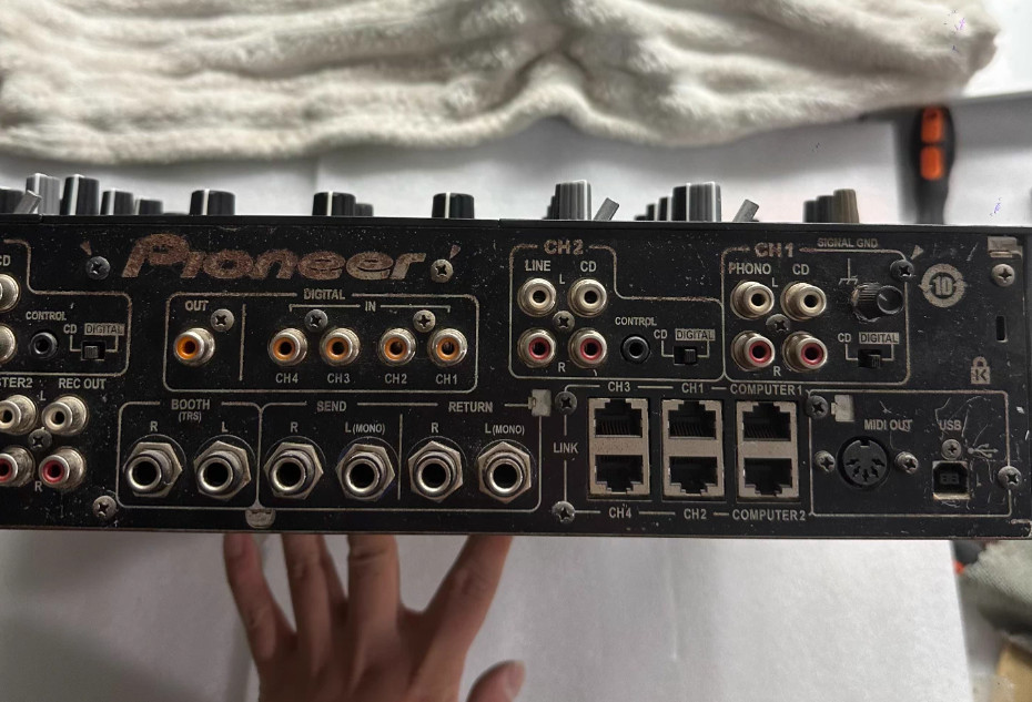 1pcs Pioneer DJM-2000 Mixing Console