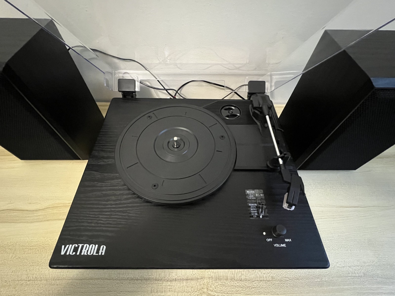 Victrola Montauk Bluetooth Record Player 3 speed Turntable & Bookshelf Speakers