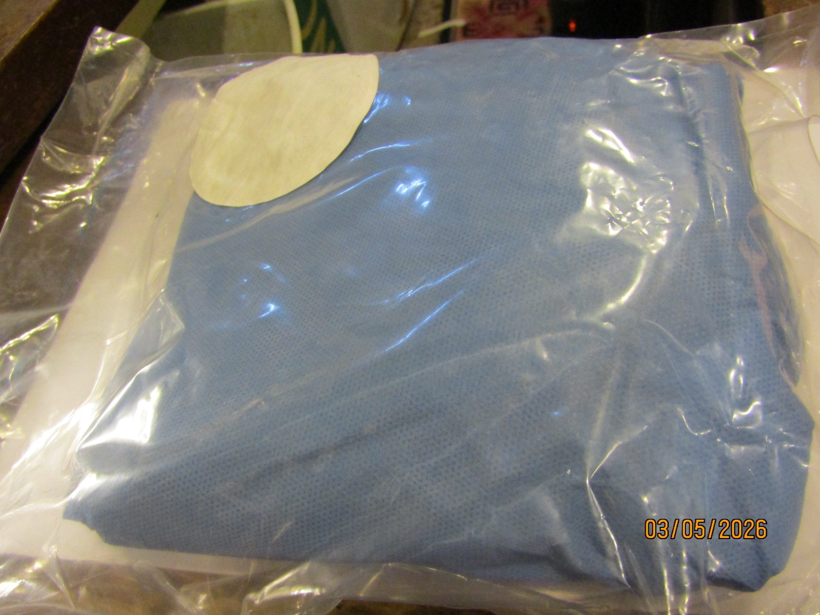 CARDINAL HEALTH NON-REINFORCED SURGICAL GOWN #9505- LEVEL 3 15 CT CASE NEW