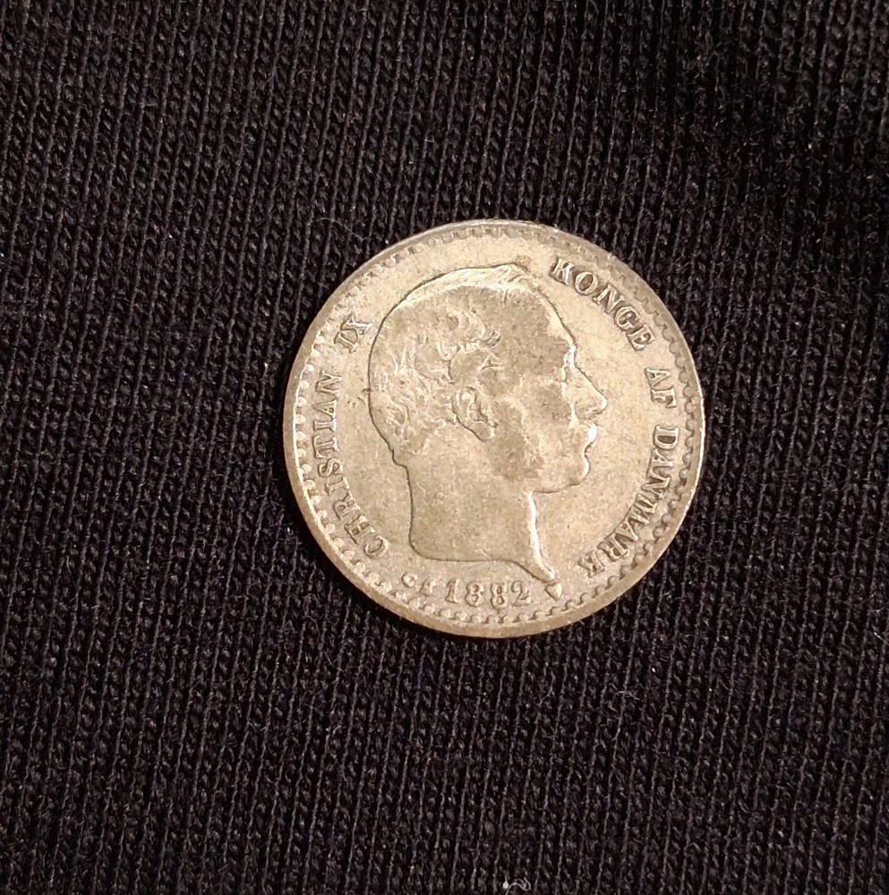DENMARK- 1882 CS 10 ORE-VF-SCARCE DATE!