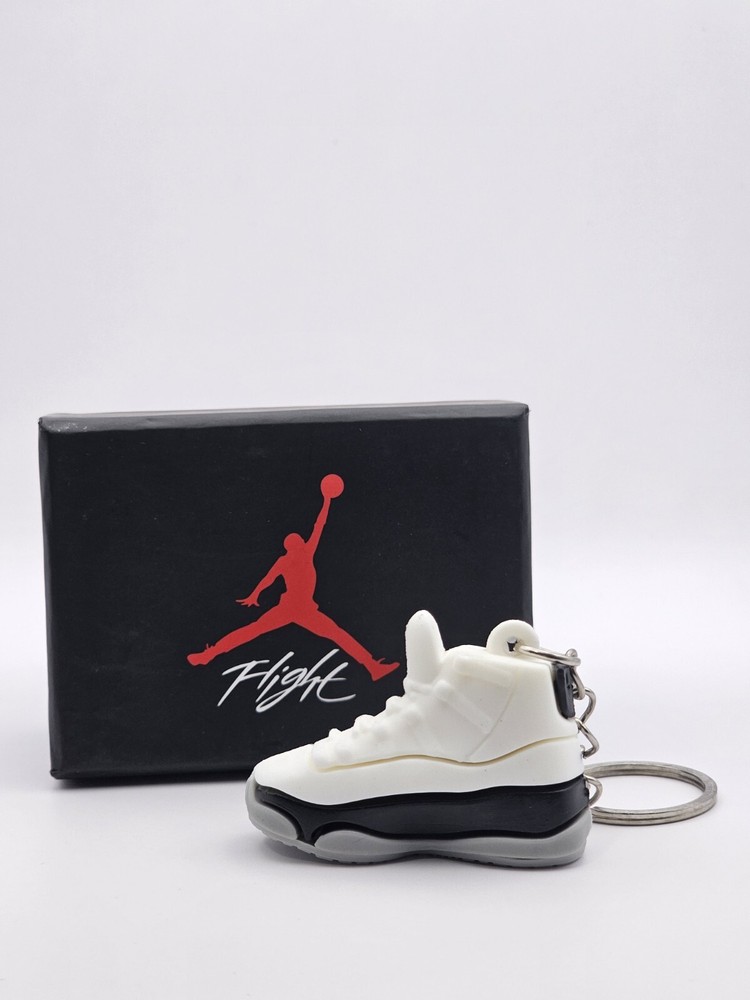 Mini Nike Sneaker keychain with Box