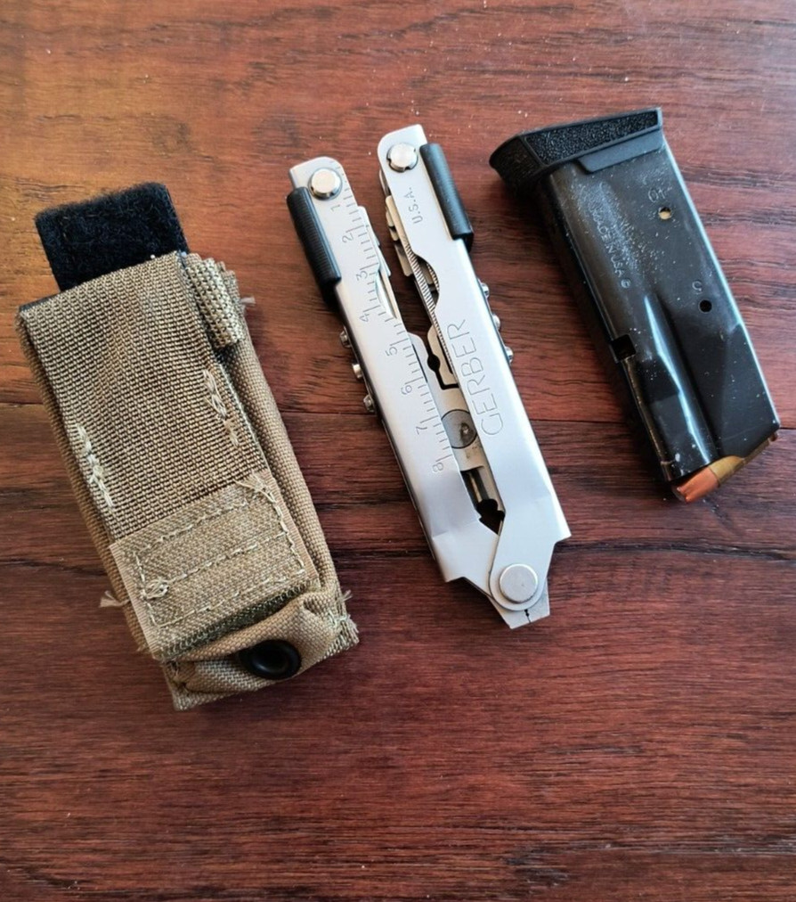 2 Pouch Military 9MM .45 Cal Pistol Mag Clip Ammo USMC FSBE Multi-Tool Coyote