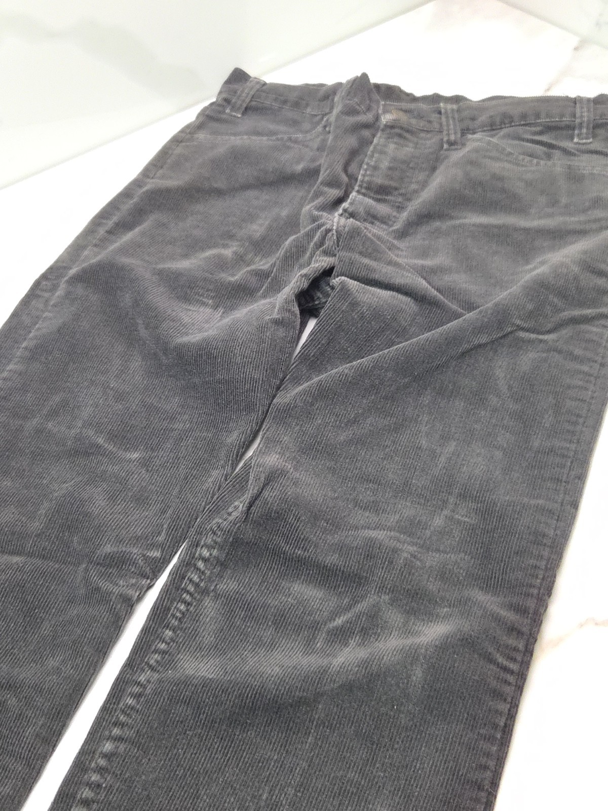 1980s Vtg Levis 519 Straight Taper 31x34 Black Corduroy Pants Talon Zip USA