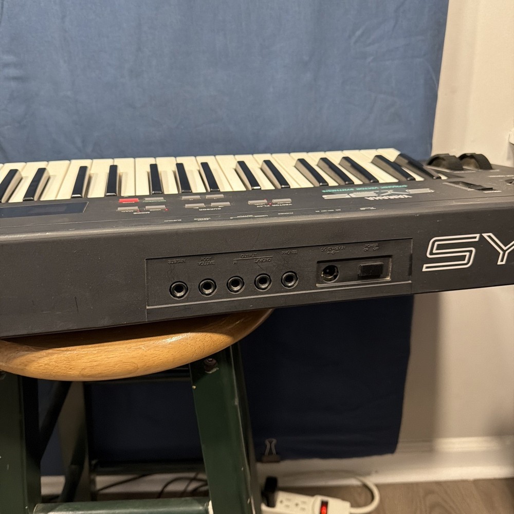 Yamaha SY35 Digital Synthesizer Vector Synthesis
