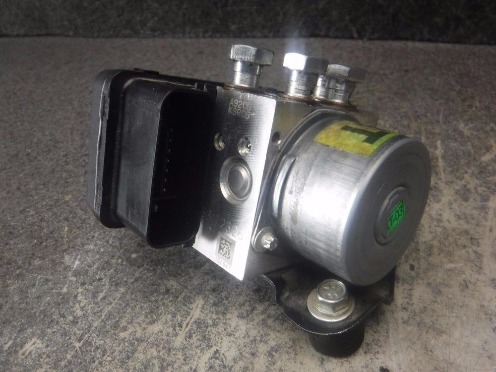 16 KTM 390 RC390 ABS Pump Module 651