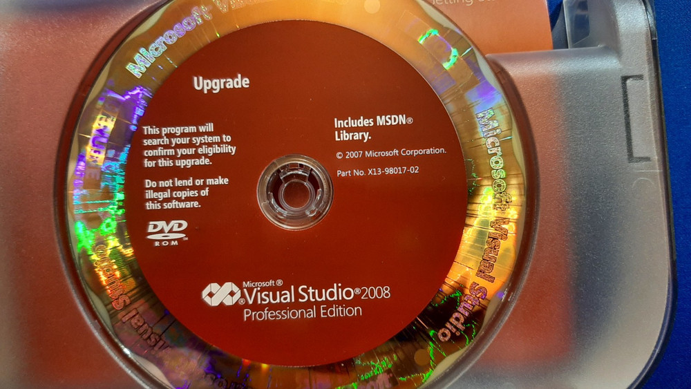 Microsoft Visual Studio 2008 Professional Edition Upgrade with SQL Server 2005