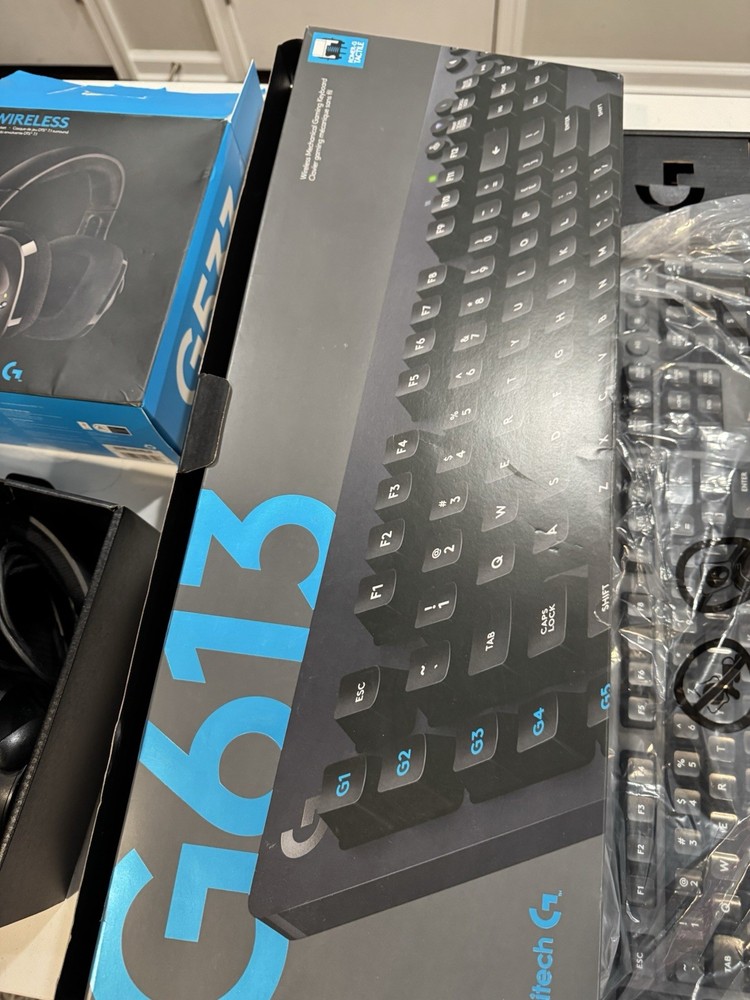 Logitech G Wireless Gaming Bundle – Keyboard, Mouse, Headset, Powerplay