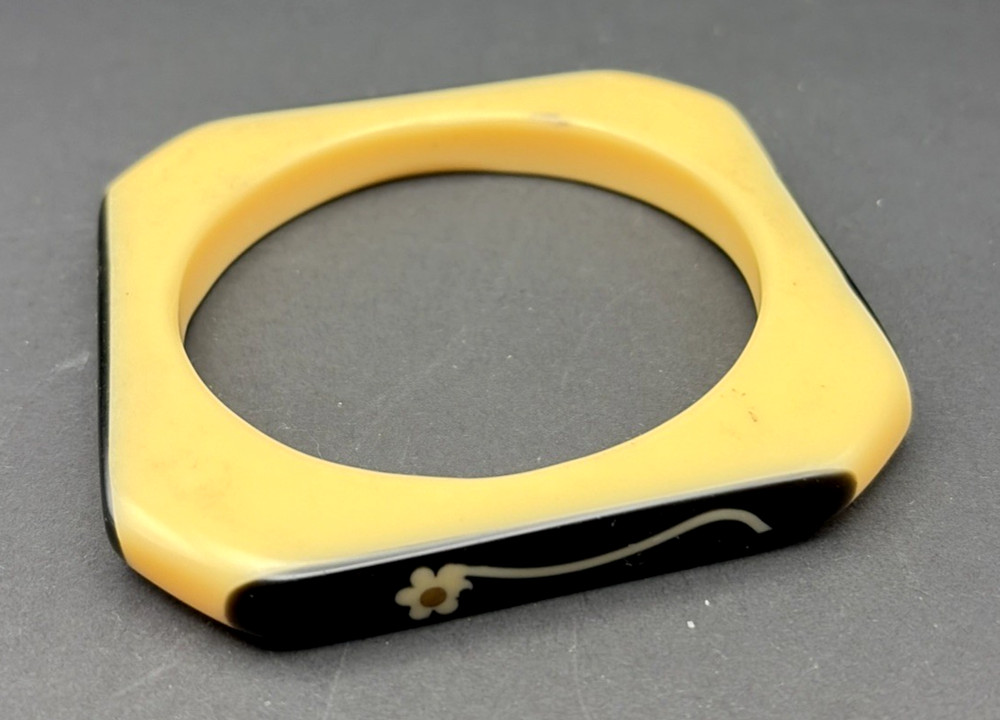 Bakelite Ivory & Black Carved Flowers Octagonal Bangle Bracelet Untested