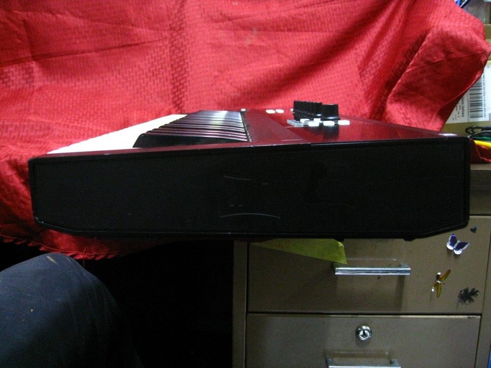 Native Instruments Komplete Kontrol S49 MK1 MIDI Keyboard Controller