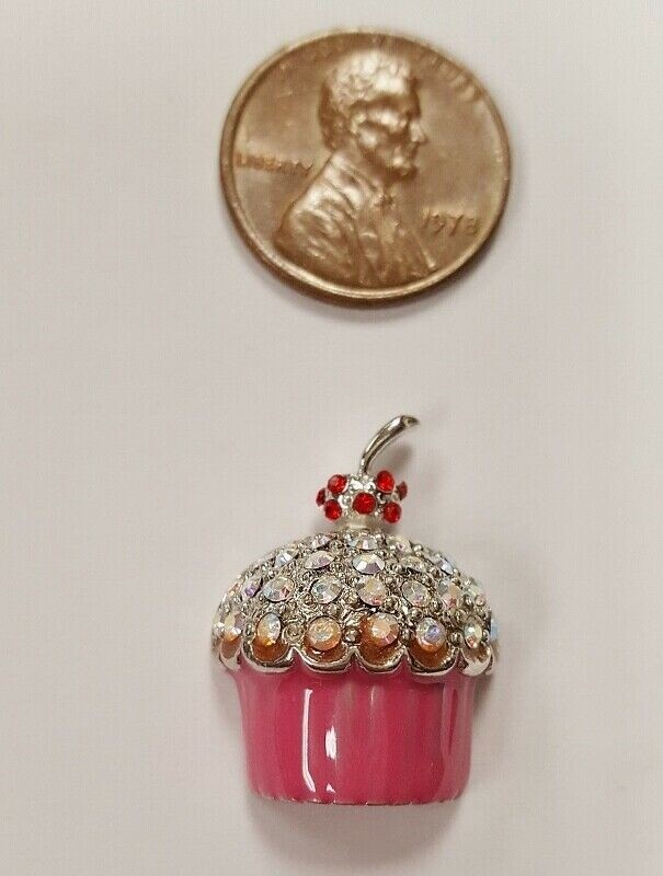 VINTAGE CRYSTAL AB RUBY RHINESTONE CUPCAKE CHERRY TOP PINK CABOCHON FINDING E261