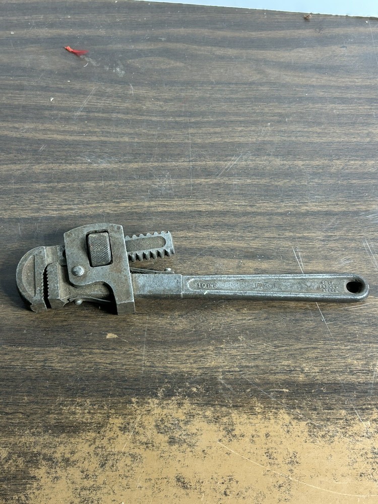 Vintage 10” Pipe Wrench 1810