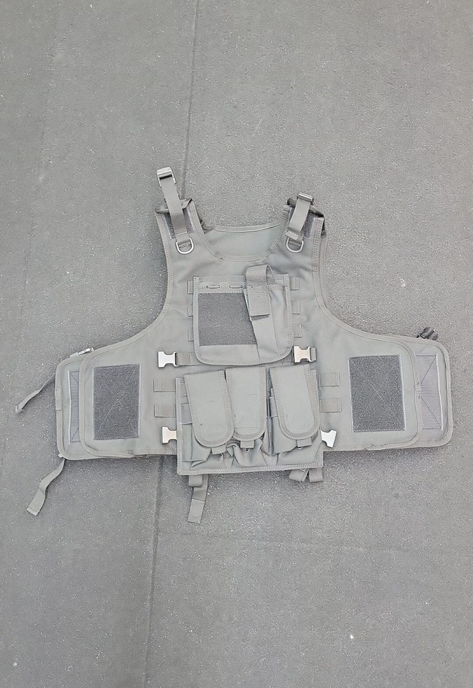 *Tactical Airsoft Vest