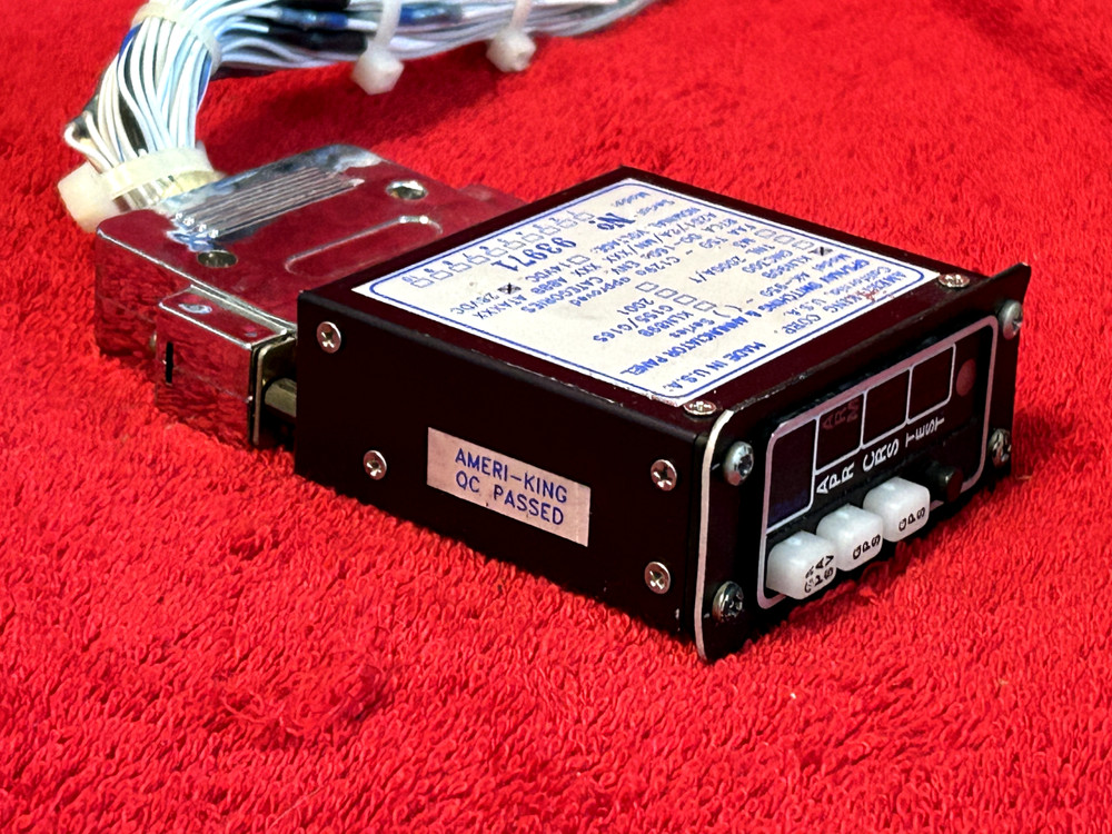 AMERI-KING AK 950-KLN 90B GPS/NAV SWITCHING & ANNUNCIATOR PANEL WITH CONNECTOR