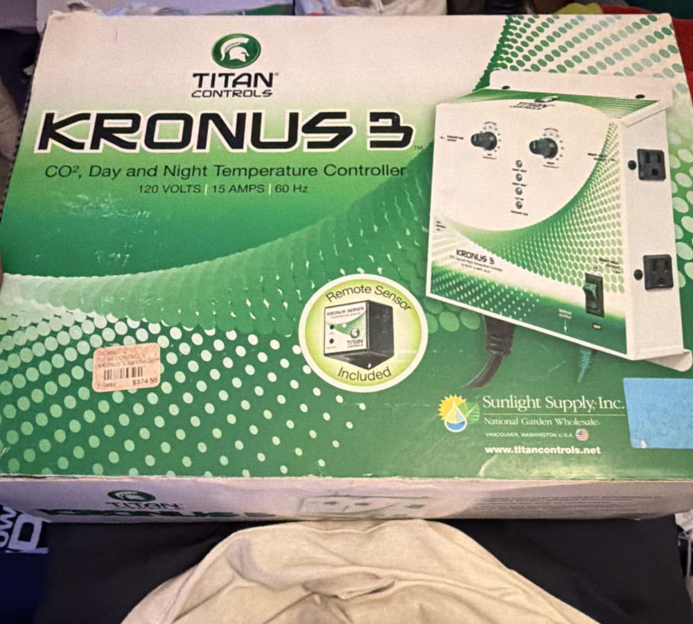 Titan Controls Kronus 3 CO2 & Temp Controller Day Night Remote Sensor