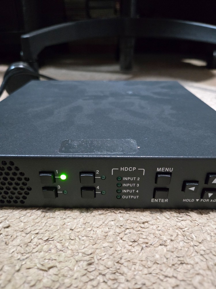 Extron IN1604 DTP with Plug