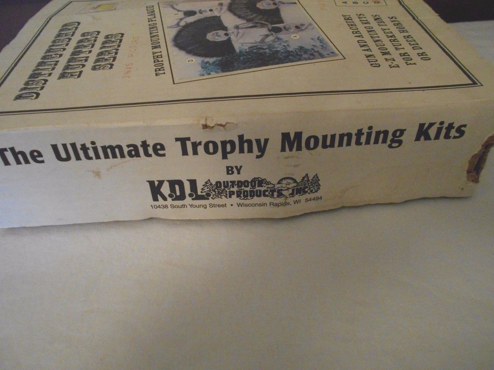 TROPHY MOUNTING KIT STILL IN BOX