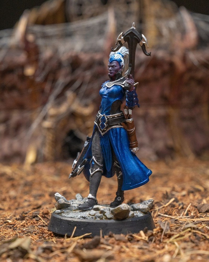 DnD Drow Fighter Livia Mini 32mm Scale TTRPG