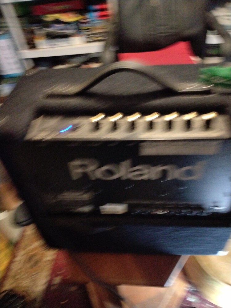 Roland KC-150 4-Channel Mixing Keyboard Amplifier