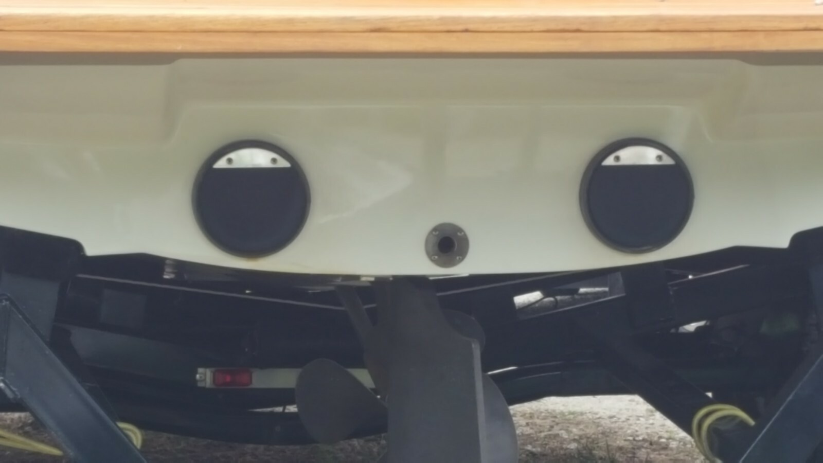 Exhaust flap #250001 (Mastercraft boat)