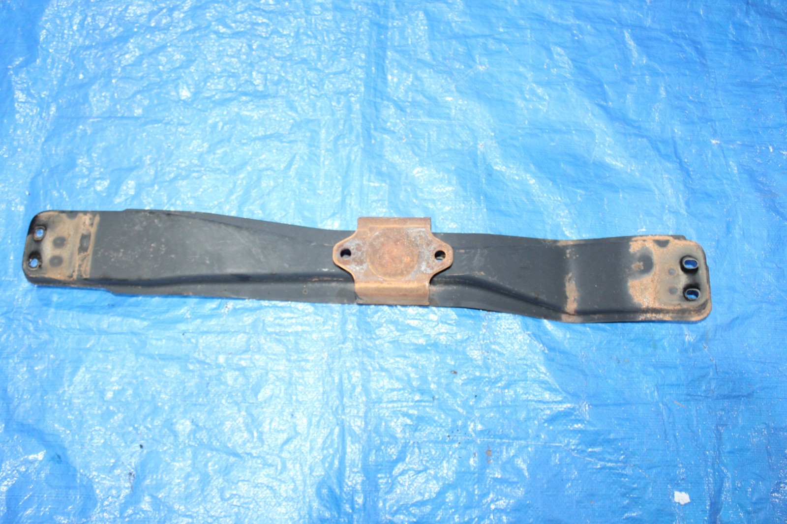 98-04 Nissan FRONTIER 5 Speed Transmission CROSS Member Support Bar w/ Mount