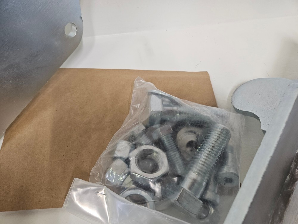 Retrac Mirrors 206880 - MagLatch Mounting Bracket Kit