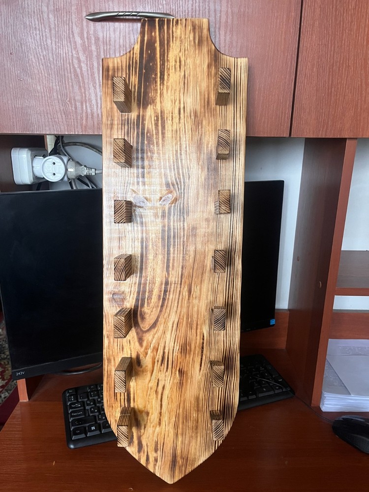 Wall-mounted knife stand