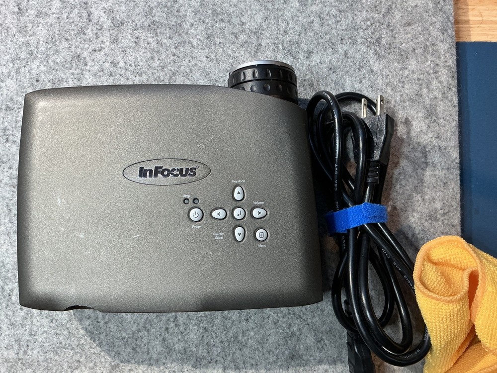 InFocus LP70+ DLP Projector, gray, 8”x7”, excellent working condition