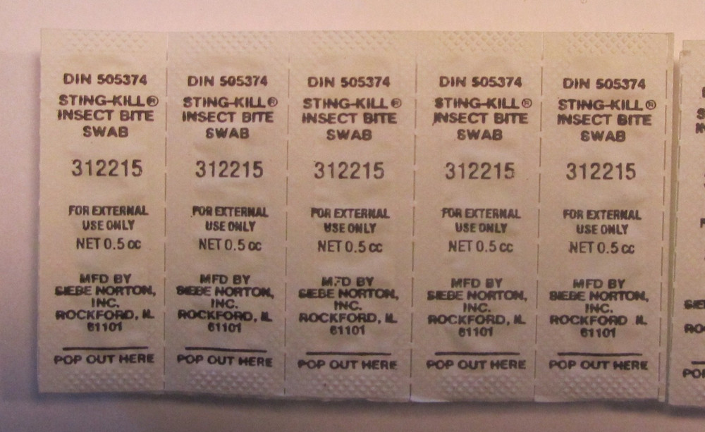 VINTAGE 1945 STING-KILL SWABS EXTERNAL ANALGESIC FOR INSECT BITES BY NORTON CO.