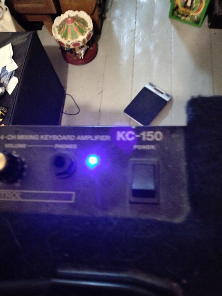 Roland KC-150 4-Channel Mixing Keyboard Amplifier