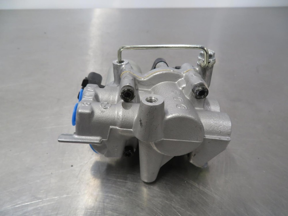 EB979 2006 06 HONDA VFR 800 INTERCEPTOR FRONT ABS MODULATOR