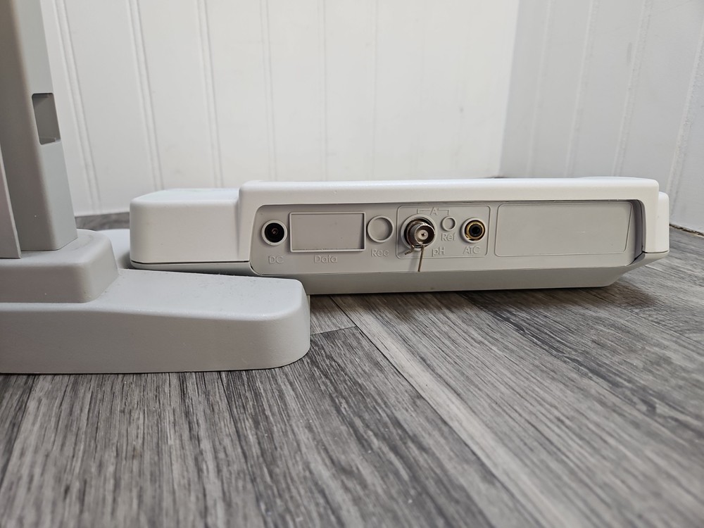 Mettler Toledo MP220 basic pH bench meter NO Power Cord