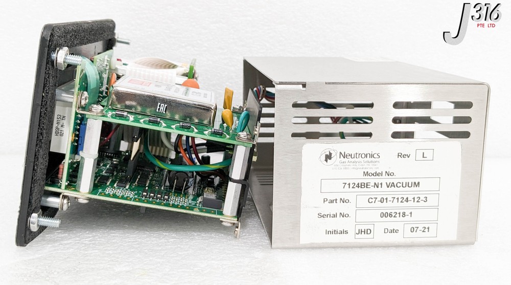 34133 NEUTRONICS OXYGEN ANALYZER, MODEL 7100 W/ SENSOR 7100E-02 7124BE-N1