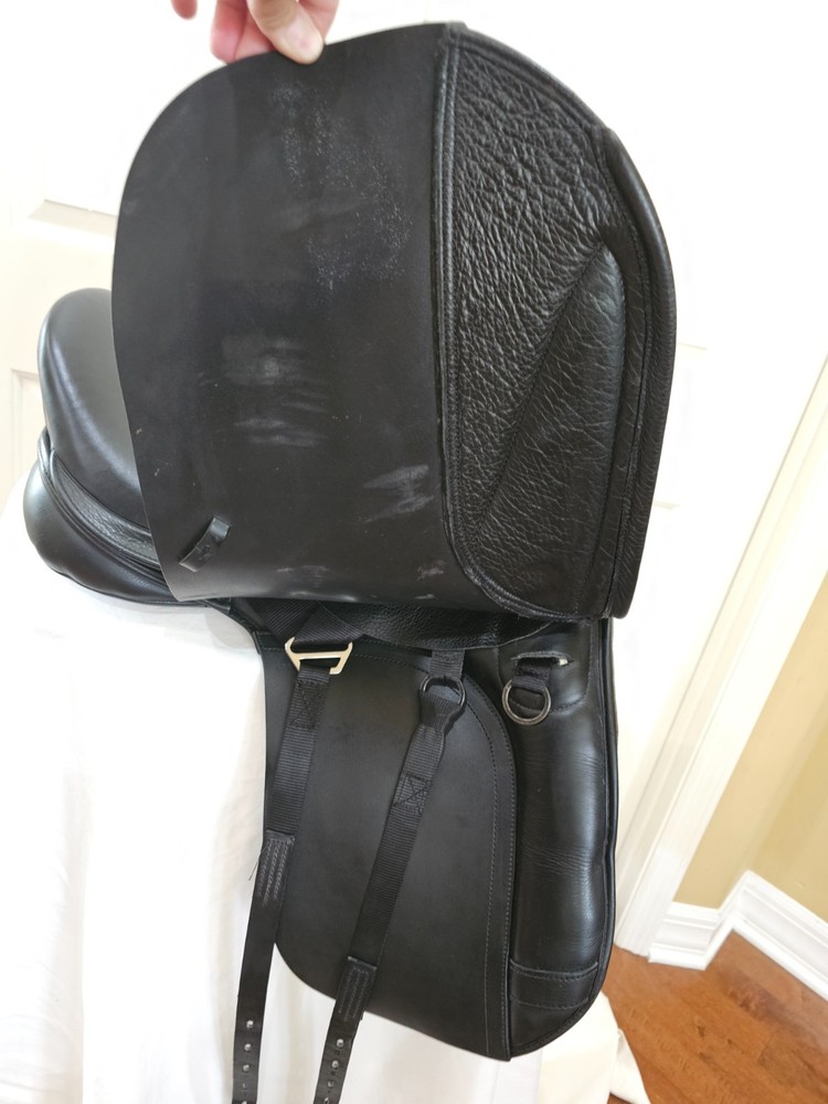 Kent & Masters Surface Block 18" Dressage Saddle EUC