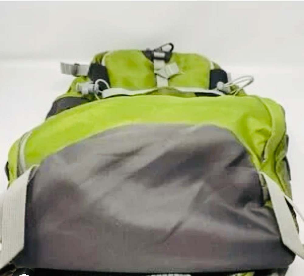 No Limits Backpack Green Hiking Camp Rucksack Hydration Nice Condition!