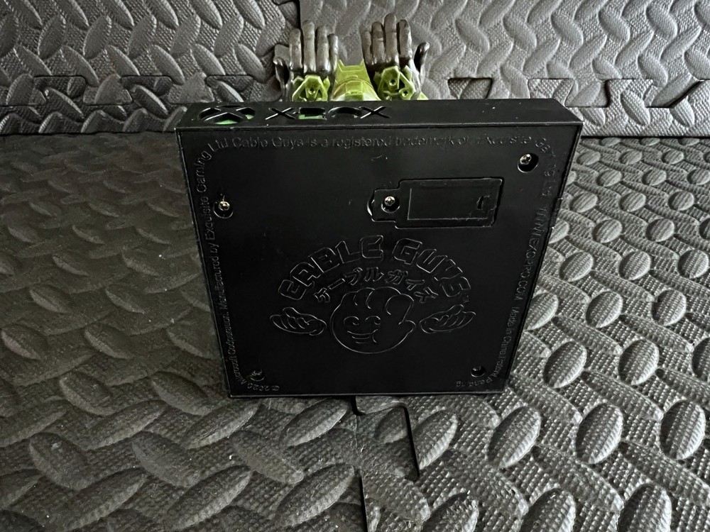 Cable Guys Master Chief Halo Infinite Xbox Stand Controller Holder