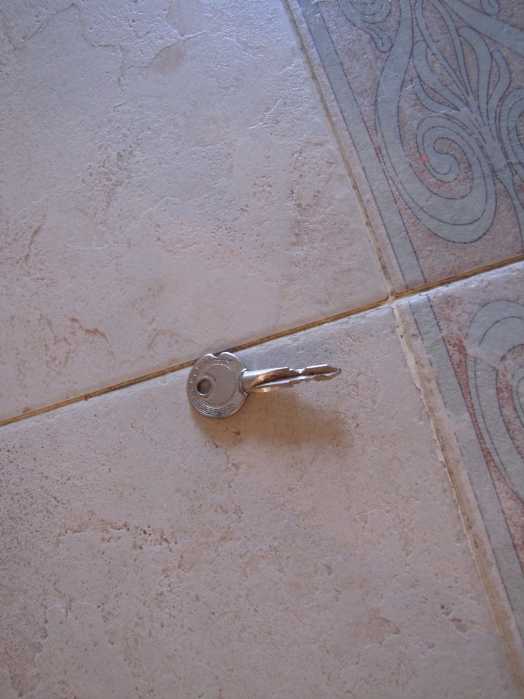 VINTAGE Cruciform Key 4 SIDED