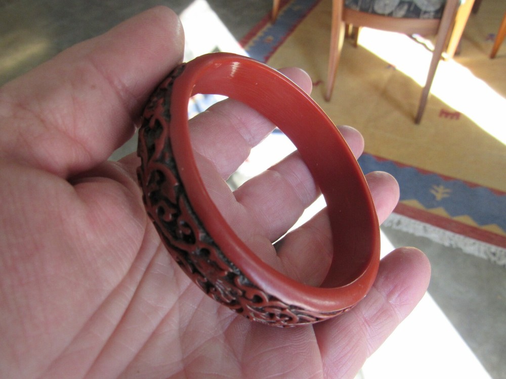 Cinnamon Red Carved Lucite Bangle