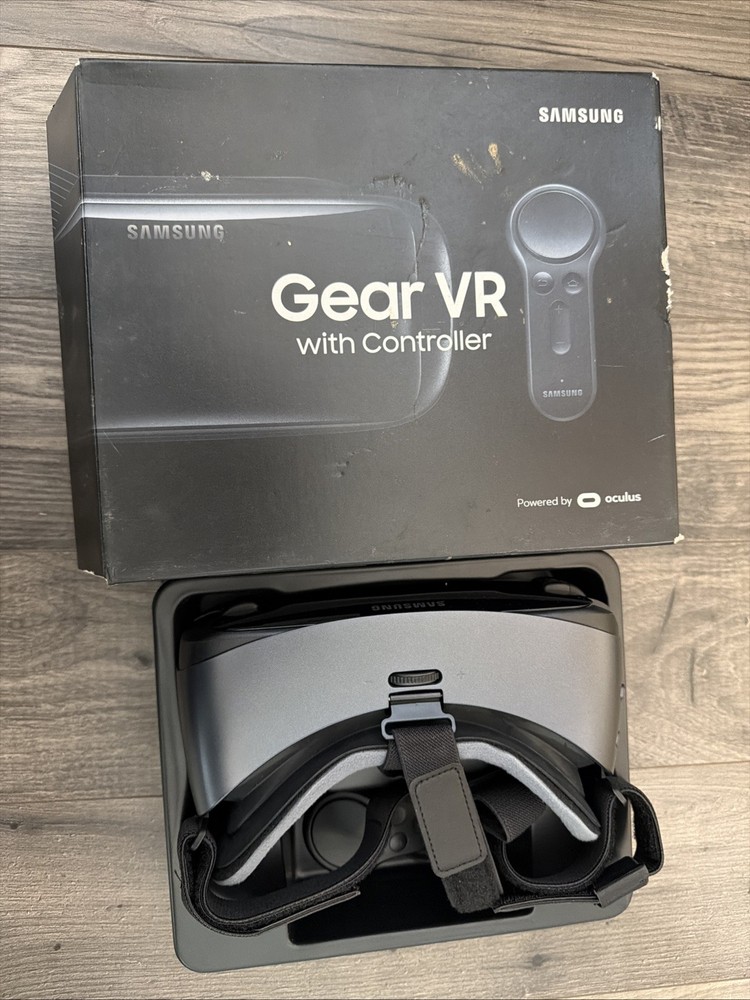 Samsung SM-R324 Gear VR W/Controller Powered by Oculus Open Box