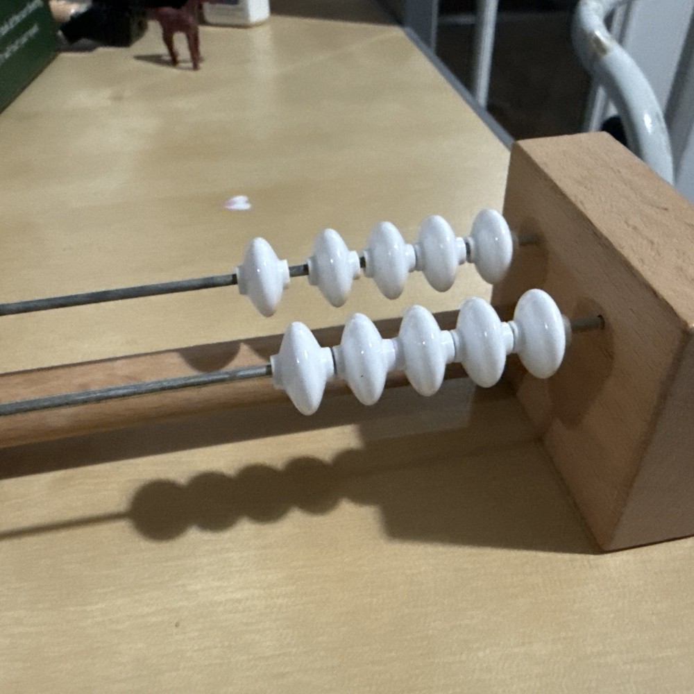 Thinking Frame ™ - Student Abacus 20 Bead Red White Early Math Counting Tool