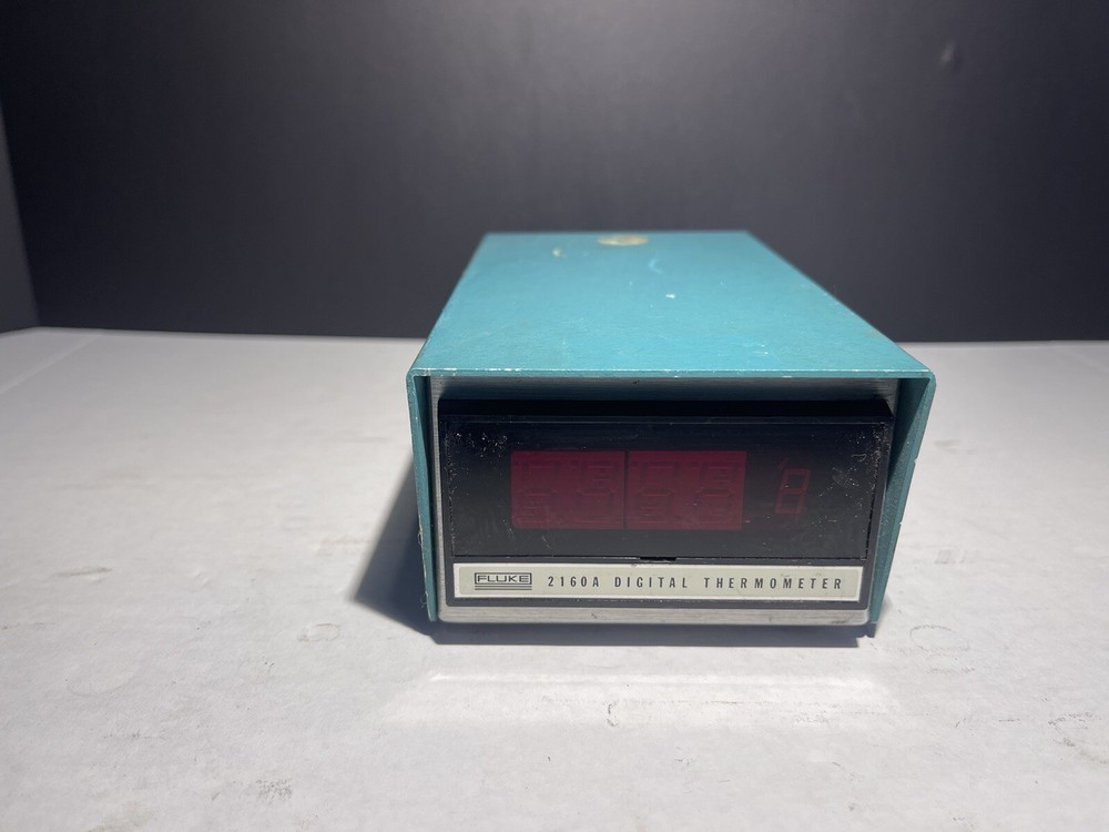 FLUKE 2160A DIGITAL THERMOMETER
