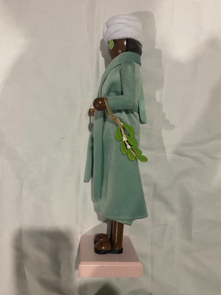 Nutcracker 14" Spa Lady African American